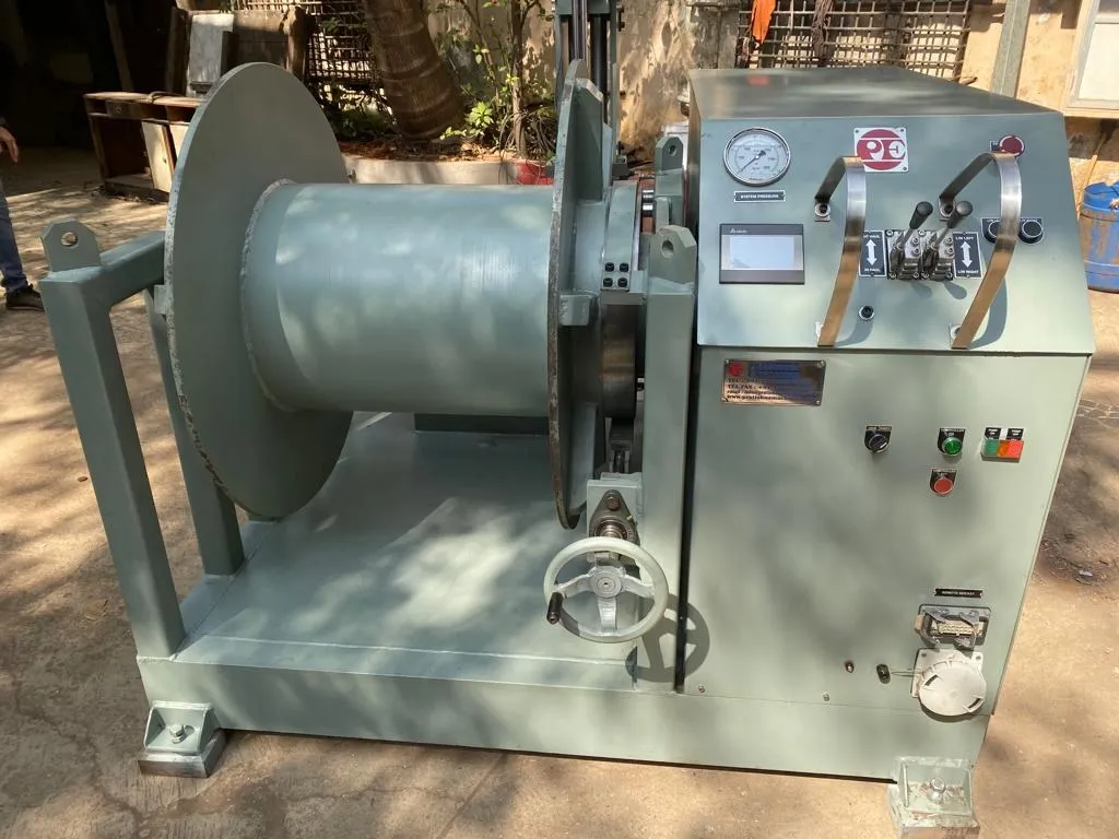 Pratishna hydro-mechanical winch: cable drum, hydraulic drive and operator control stand